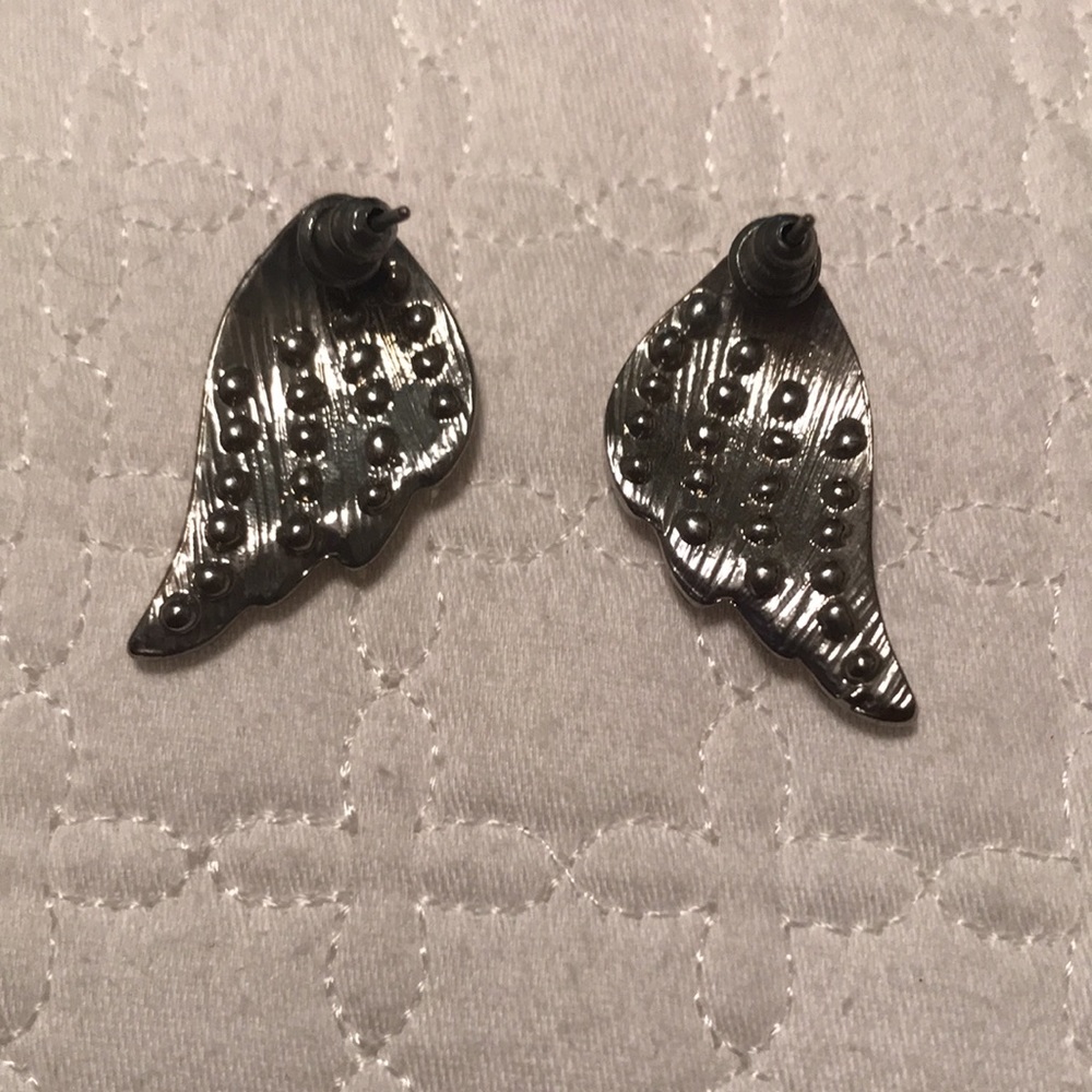 💚Silver ear rings. Wings. Not real. - Picture 2 of 2